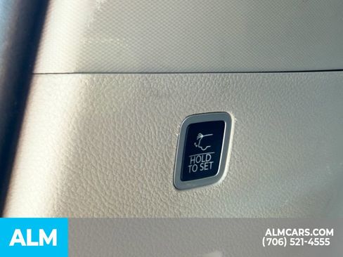 Used 2024 Jeep Wagoneer L Series II w/ Flexible Seating Group image 21