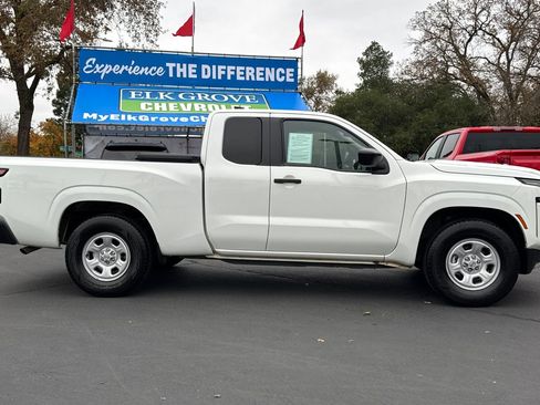 Used 2022 Nissan Frontier S image 2