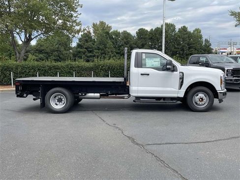 New 2025 Ford F350 XL w/ XL Chrome Package image 27