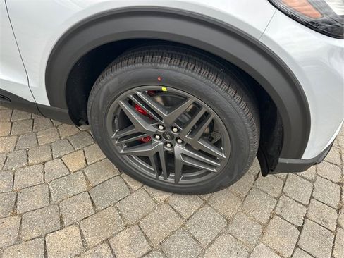 New 2026 Ford Explorer ST w/ Sun And Sound Package image 12