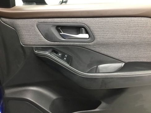 Used 2023 Nissan Rogue SV image 24