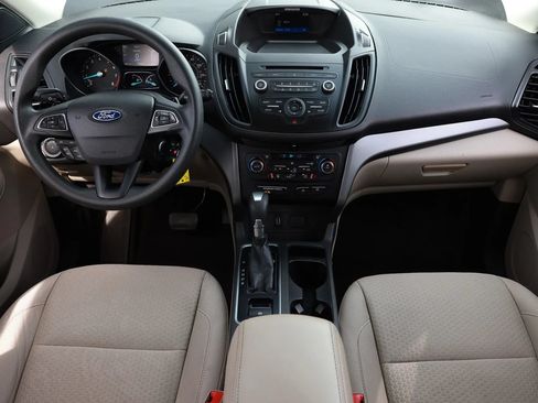 Used 2017 Ford Escape SE w/ SE Cold Weather Package AWD/4WD image 2