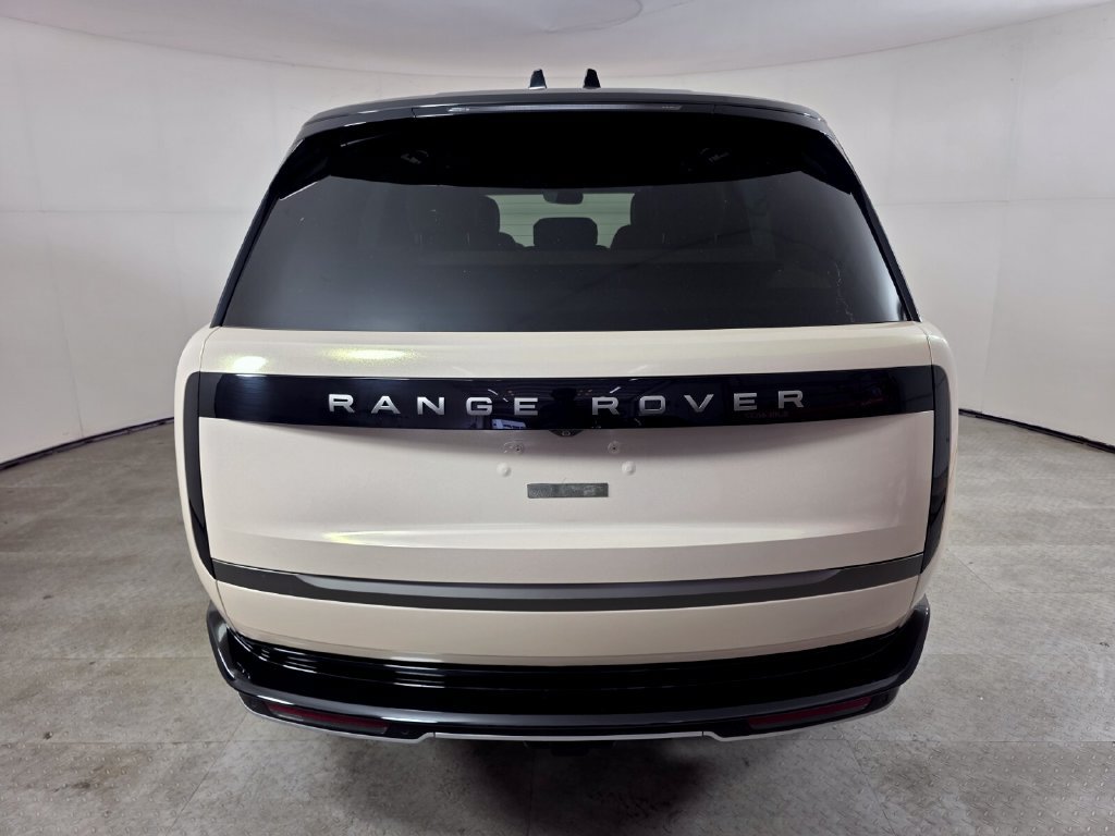 Used 2025 Land Rover Range Rover SE AWD/4WD image 5