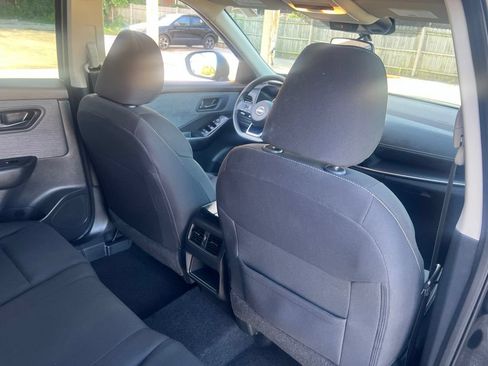 Used 2023 Nissan Rogue S AWD/4WD image 14