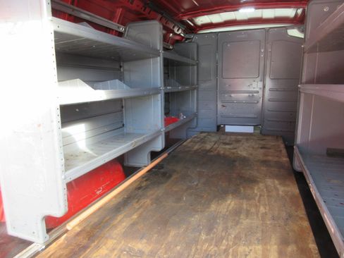 Used 2017 GMC Savana 3500 image 15