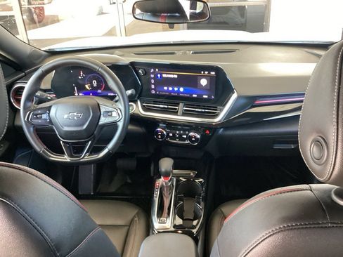 Used 2026 Chevrolet Trax RS FWD image 44