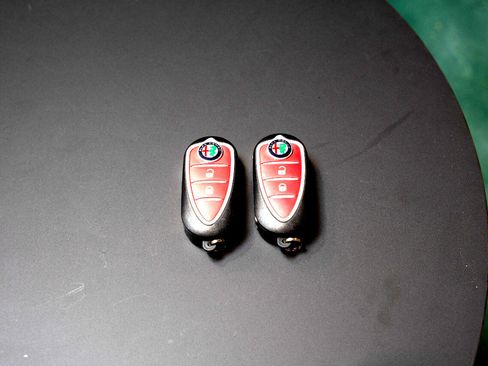 Used 2018 Alfa Romeo 4C Spider image 79