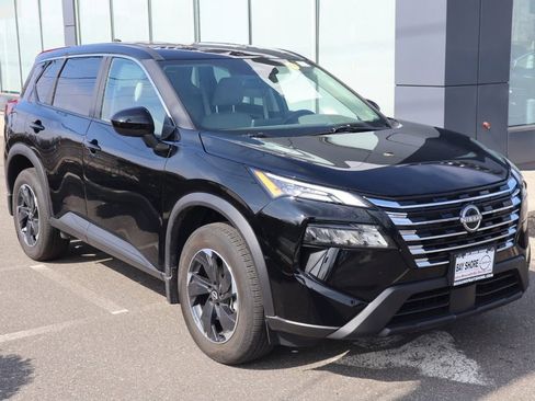 Certified 2025 Nissan Rogue SV AWD/4WD image 3