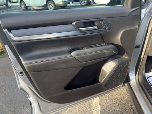 Used 2025 GMC Terrain Elevation image 4