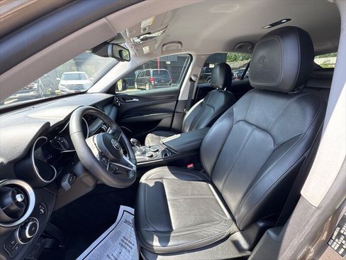Used 2019 Alfa Romeo Stelvio RWD image 5