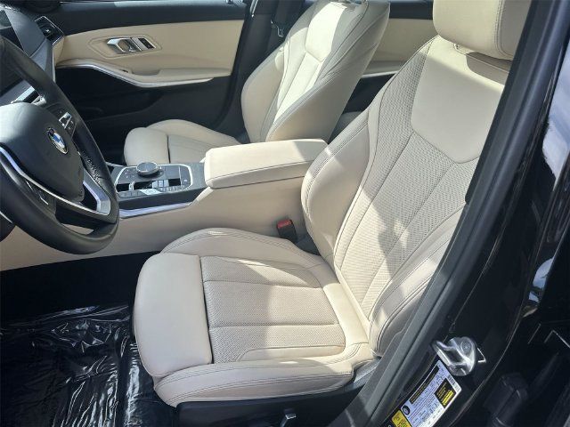 Certified 2023 BMW 330i xDrive Sedan w/ Premium Package AWD/4WD image 19