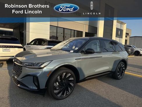 New 2026 Lincoln Nautilus Reserve w/ Jet Appearance Package image 1