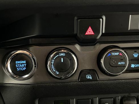 Used 2023 Toyota Tacoma TRD Off-Road image 47