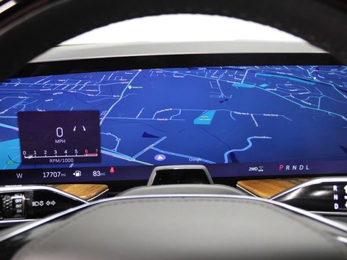 Certified 2025 Cadillac Escalade ESV Sport Platinum image 26