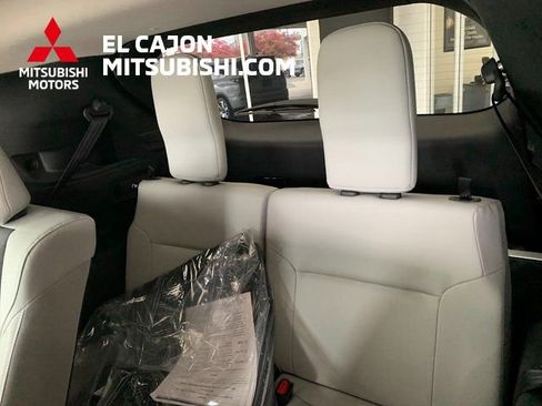 New 2025 Mitsubishi Outlander SE image 15