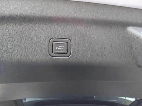 Used 2023 Chevrolet Tahoe Premier w/ Premium Package 2 image 33