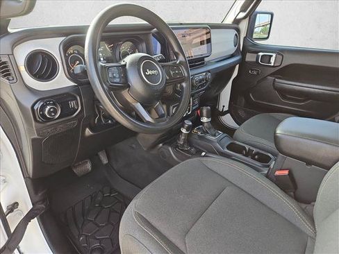 Used 2025 Jeep Gladiator Sport AWD/4WD image 10