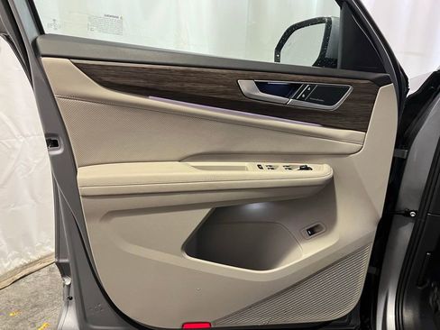 Certified 2025 Volkswagen Atlas SEL Premium R-Line image 10