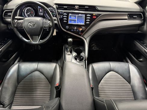 Used 2020 Toyota Camry SE image 11