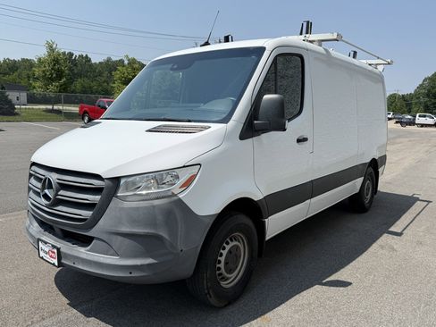 Used 2019 Mercedes-Benz Sprinter 1500 image 4