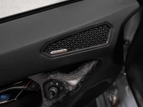 Used 2021 Lamborghini Huracan EVO RWD image 42