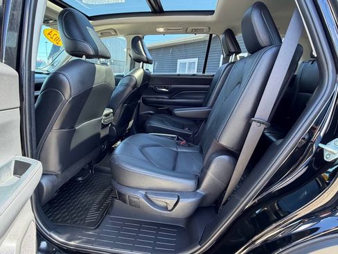 Used 2024 Toyota Grand Highlander AWD image 33