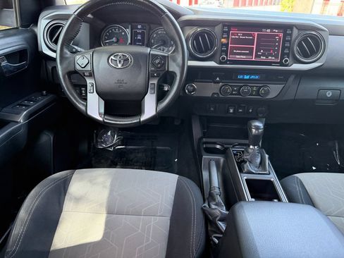 Used 2022 Toyota Tacoma TRD Off-Road RWD image 14