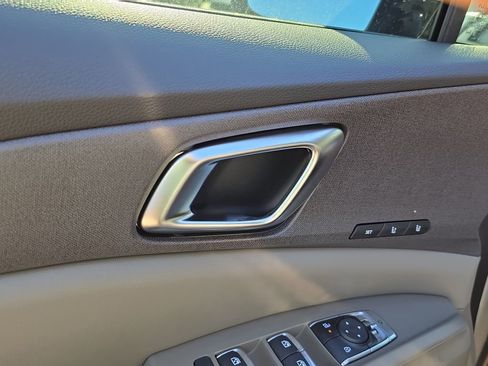 New 2026 Kia Carnival EX FWD image 19