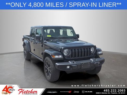 Used 2025 Jeep Gladiator Sport AWD/4WD image 1
