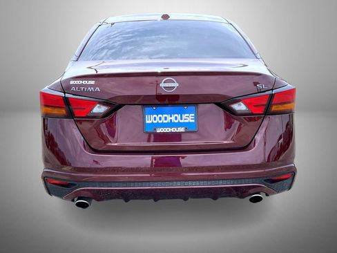 Used 2024 Nissan Altima 2.5 SL FWD image 6