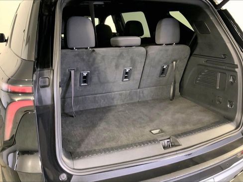 Used 2024 Chevrolet Traverse LT AWD/4WD image 4