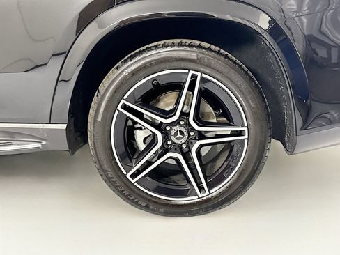 Certified 2026 Mercedes-Benz GLS 450 4MATIC image 32