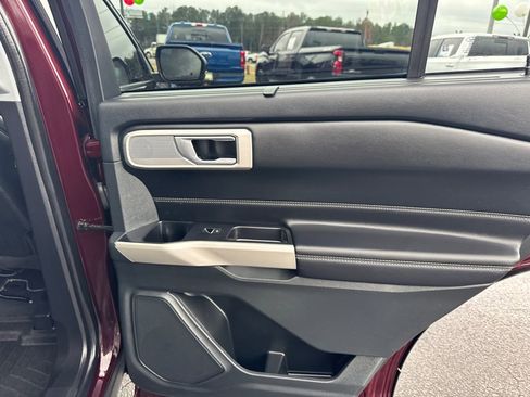 Used 2022 Ford Explorer Limited w/ Equipment Group 301A image 17