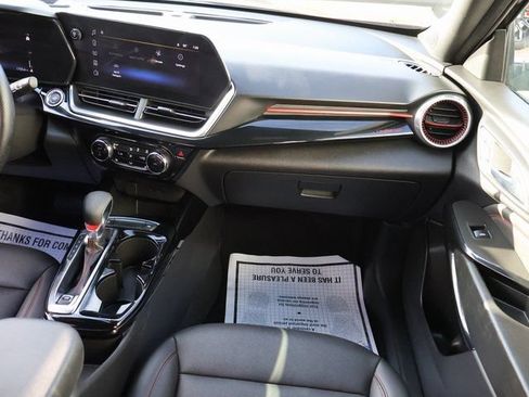 Used 2025 Chevrolet Trax RS w/ Driver Confidence Package FWD image 12