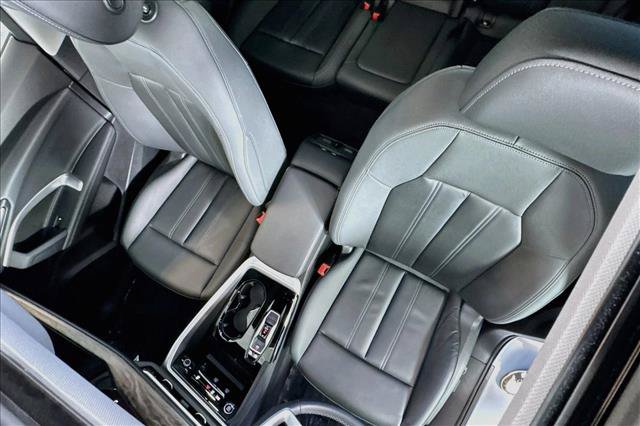Used 2025 Audi Q5 Premium w/ Convenience Package AWD/4WD image 19