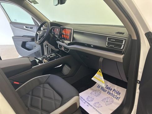 New 2026 Volkswagen Atlas Peak Edition AWD/4WD image 18