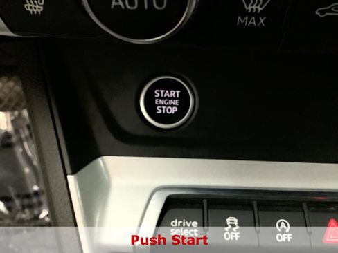 Used 2023 Audi Q3 2.0T Premium image 18