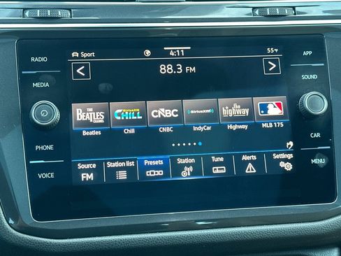 Certified 2022 Volkswagen Tiguan SE w/ Panoramic Sunroof Package image 19