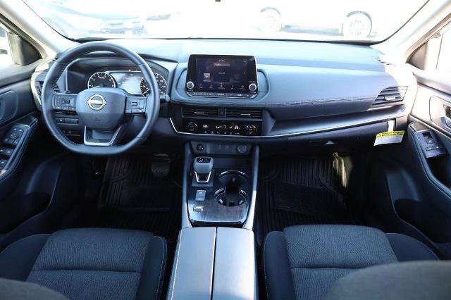 Certified 2025 Nissan Rogue SV FWD image 22