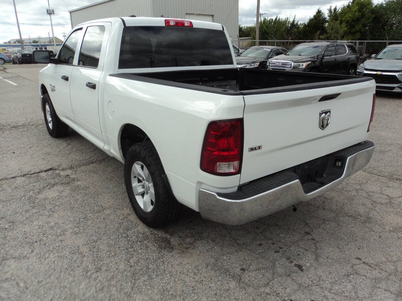 Used 2022 RAM 1500 Classic SLT RWD image 3