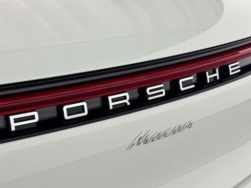 Used 2025 Porsche Macan image 23