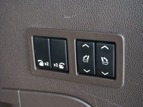 Used 2015 GMC Yukon Denali w/ Premium Package image 11