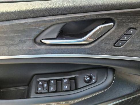 Used 2025 Jeep Grand Cherokee Limited 4xe image 36