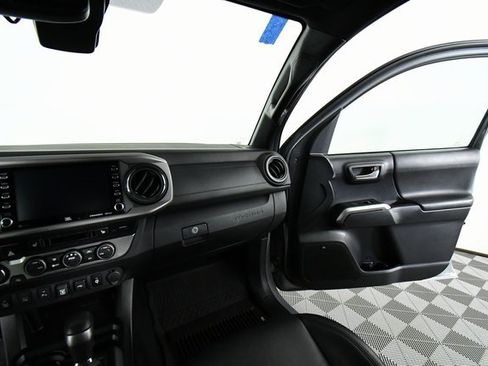 Used 2020 Toyota Tacoma Limited image 20