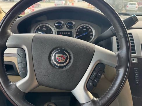 Used 2012 Cadillac Escalade EXT Luxury image 29