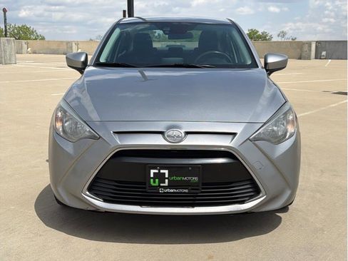 Used 2016 Scion iA FWD image 2