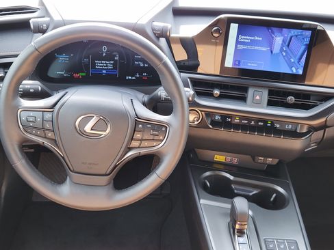 Used 2025 Lexus UX 300h FWD image 35