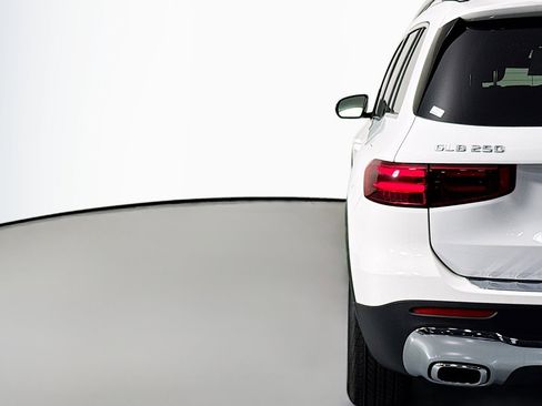 New 2026 Mercedes-Benz GLB 250 image 14