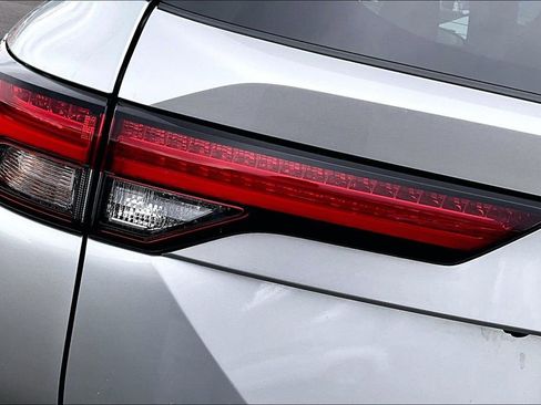 Used 2022 Mitsubishi Outlander SE image 30