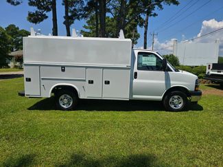 New 2025 Chevrolet Express 3500 w/ Power Convenience Package RWD video 2